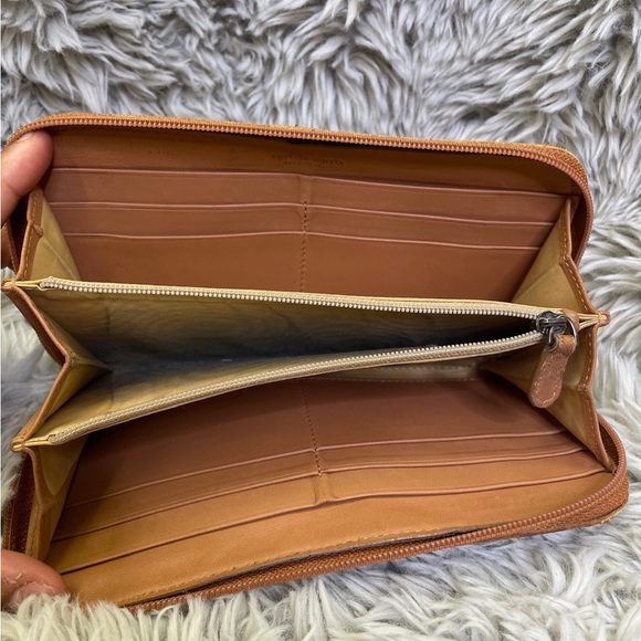 Bottega Veneta Intrecciato Zip Around Wallet Tan - Picture 5 of 7